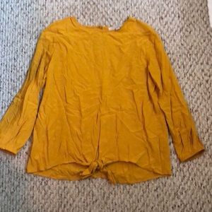 Daisy detail tie front top